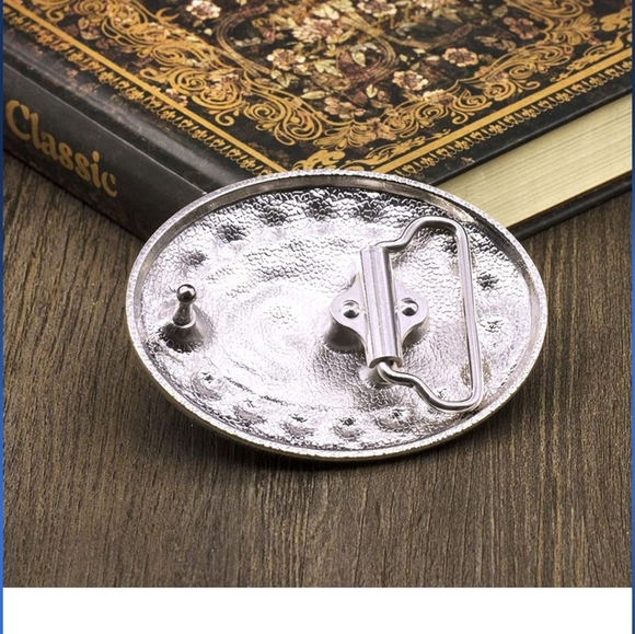 New bear claw belt buckle approximately 3.75 inch - Picture 6 of 9